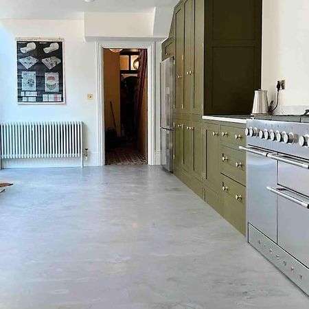 Luxury City Centre Townhouse - Sleeps 6 Chester Kültér fotó