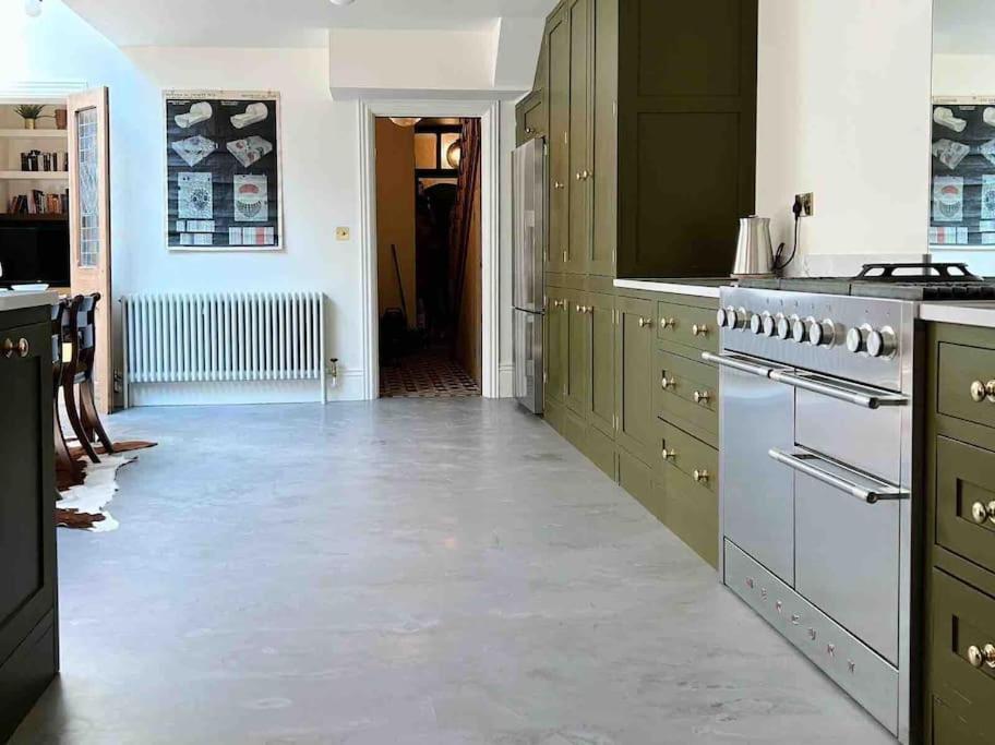 Luxury City Centre Townhouse - Sleeps 6 Chester Kültér fotó