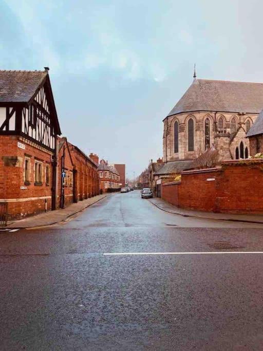 Luxury City Centre Townhouse - Sleeps 6 Chester Kültér fotó
