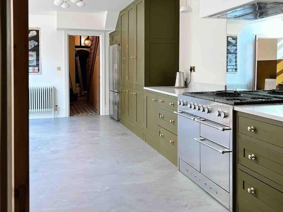Luxury City Centre Townhouse - Sleeps 6 Chester Kültér fotó