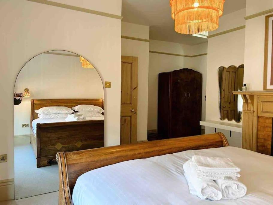 Luxury City Centre Townhouse - Sleeps 6 Chester Kültér fotó
