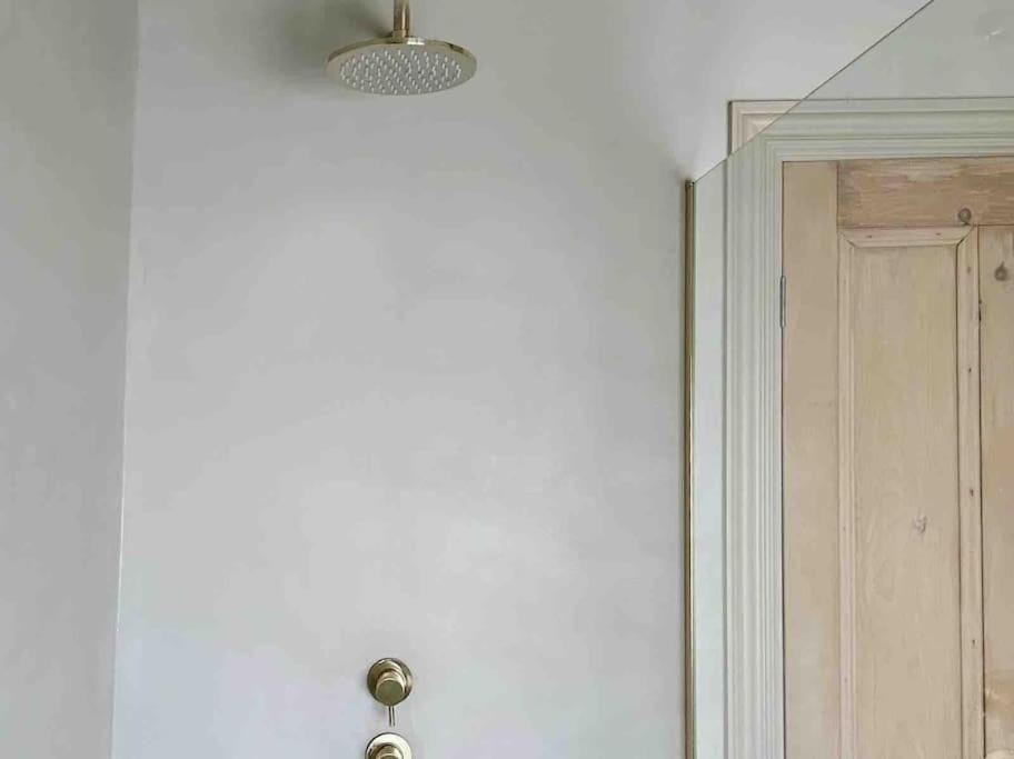 Luxury City Centre Townhouse - Sleeps 6 Chester Kültér fotó