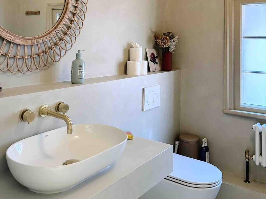 Luxury City Centre Townhouse - Sleeps 6 Chester Kültér fotó