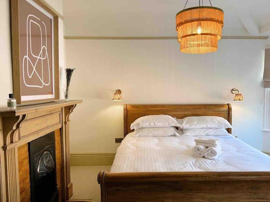 Luxury City Centre Townhouse - Sleeps 6 Chester Kültér fotó