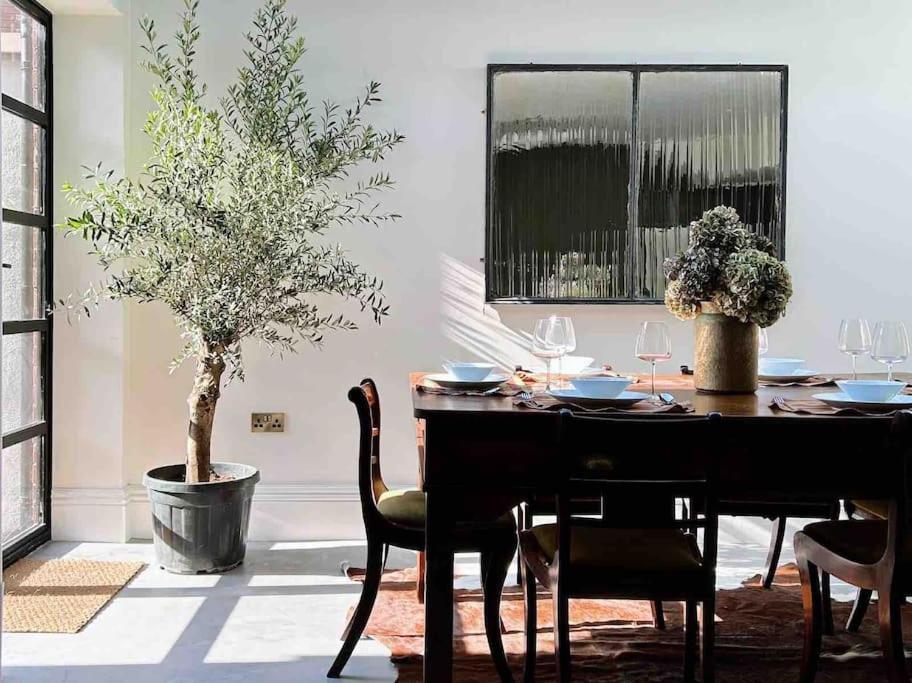 Luxury City Centre Townhouse - Sleeps 6 Chester Kültér fotó